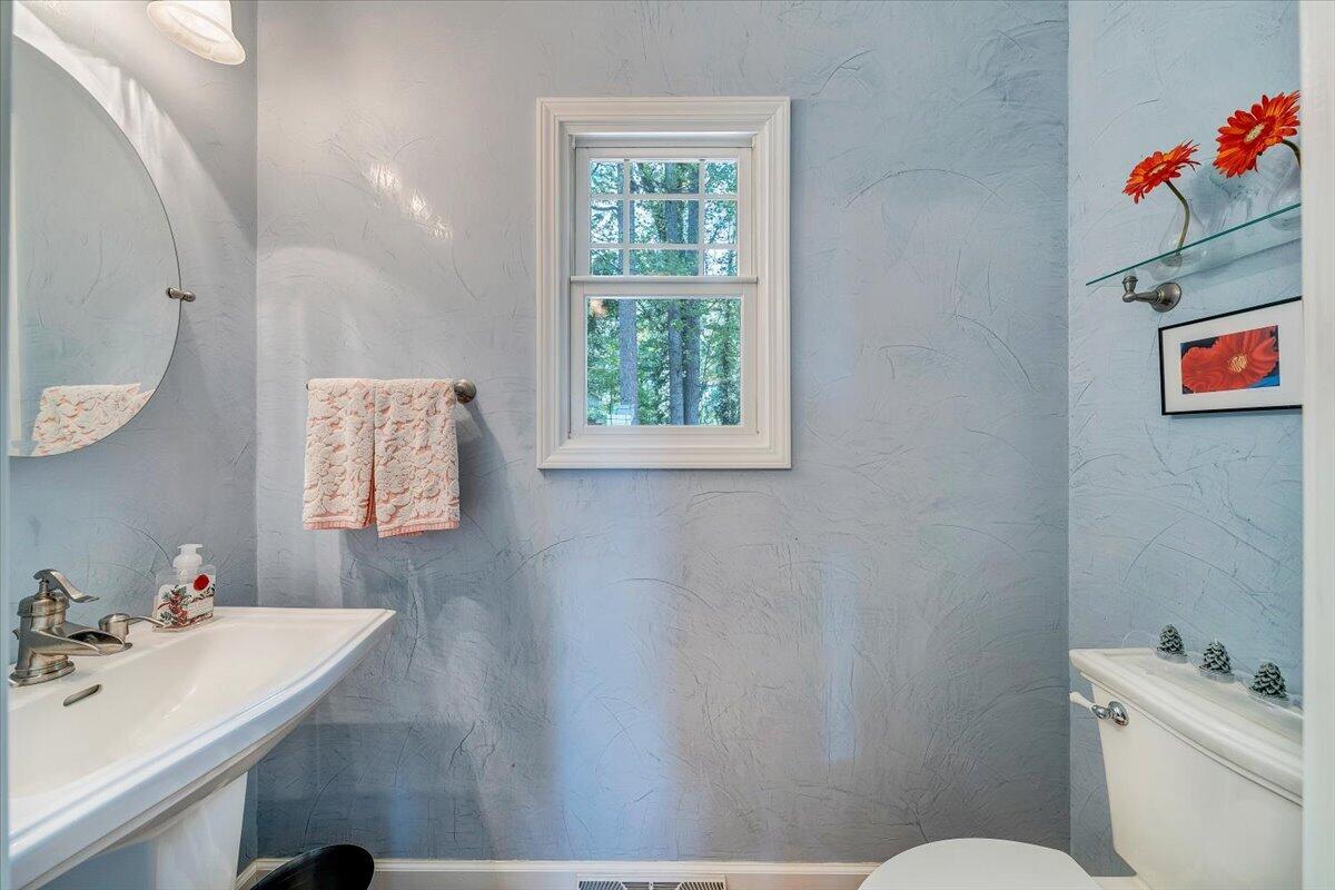 159 Lakeshore Terrace Road Hardy, VA 24101 - Photo 18 of 90 Half Bath