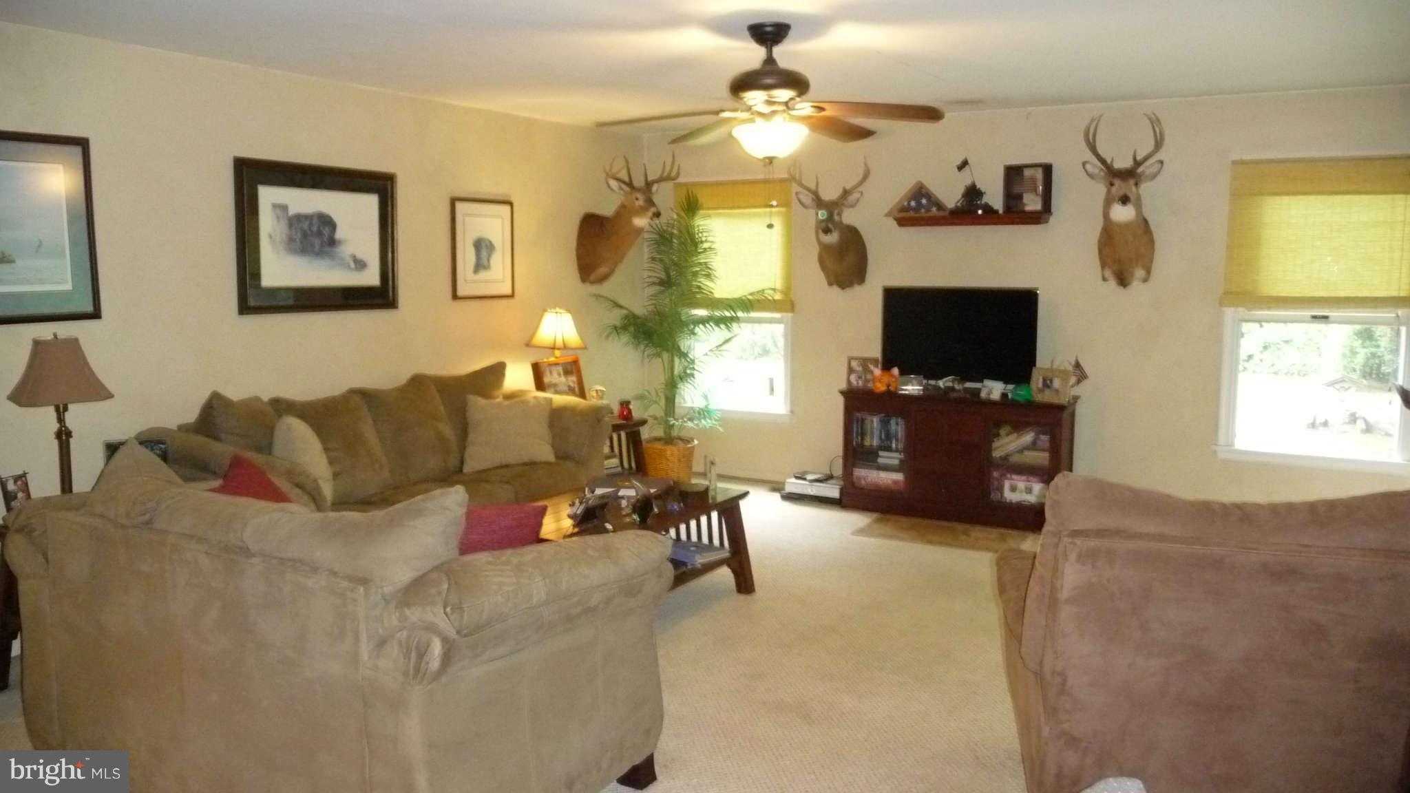 12753 Eveland Road Ridgely, MD 21660 - Photo 5 of 30 Living Room
