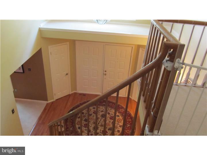 136 Rabbit Run Road Sewell, NJ 08080 - Photo 2 of 23 Foyer