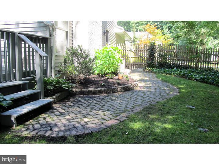 136 Rabbit Run Road Sewell, NJ 08080 - Photo 22 of 23 Side Yard