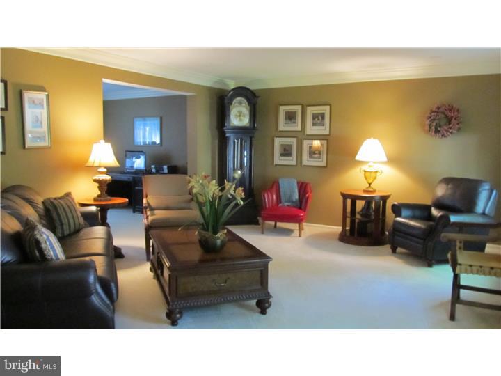 136 Rabbit Run Road Sewell, NJ 08080 - Photo 4 of 23 Living Room