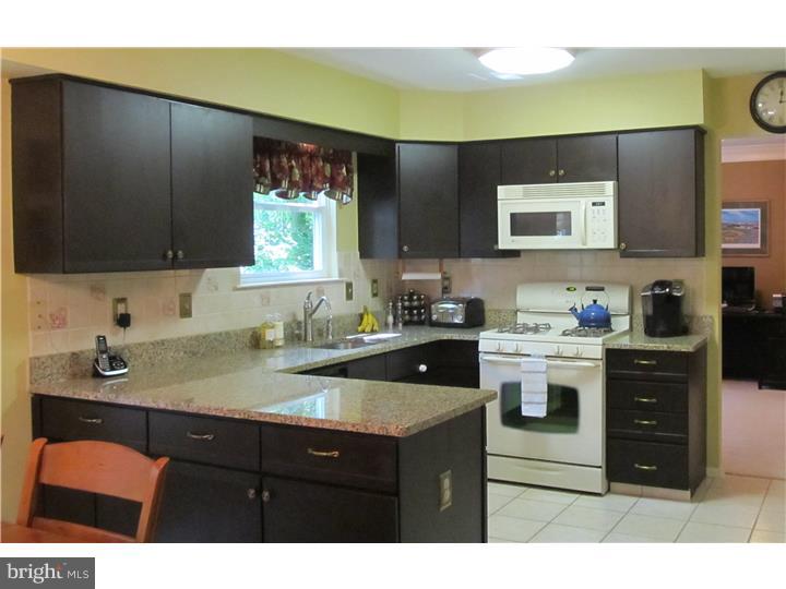 136 Rabbit Run Road Sewell, NJ 08080 - Photo 6 of 23 Kitchen