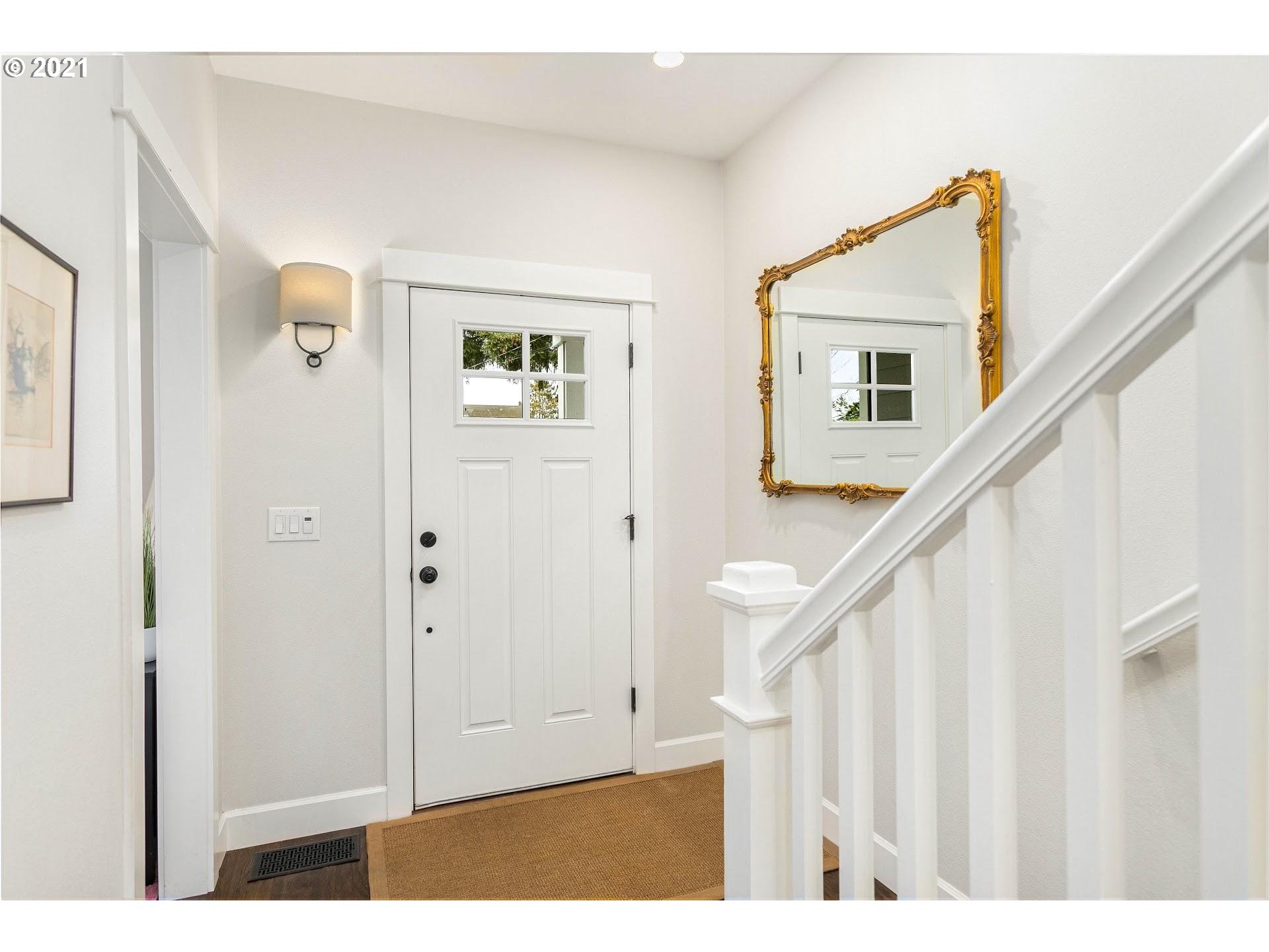 4050 Southwest Pendleton Street Portland, OR 97221 - Photo 2 of 32 Gallery Image 2