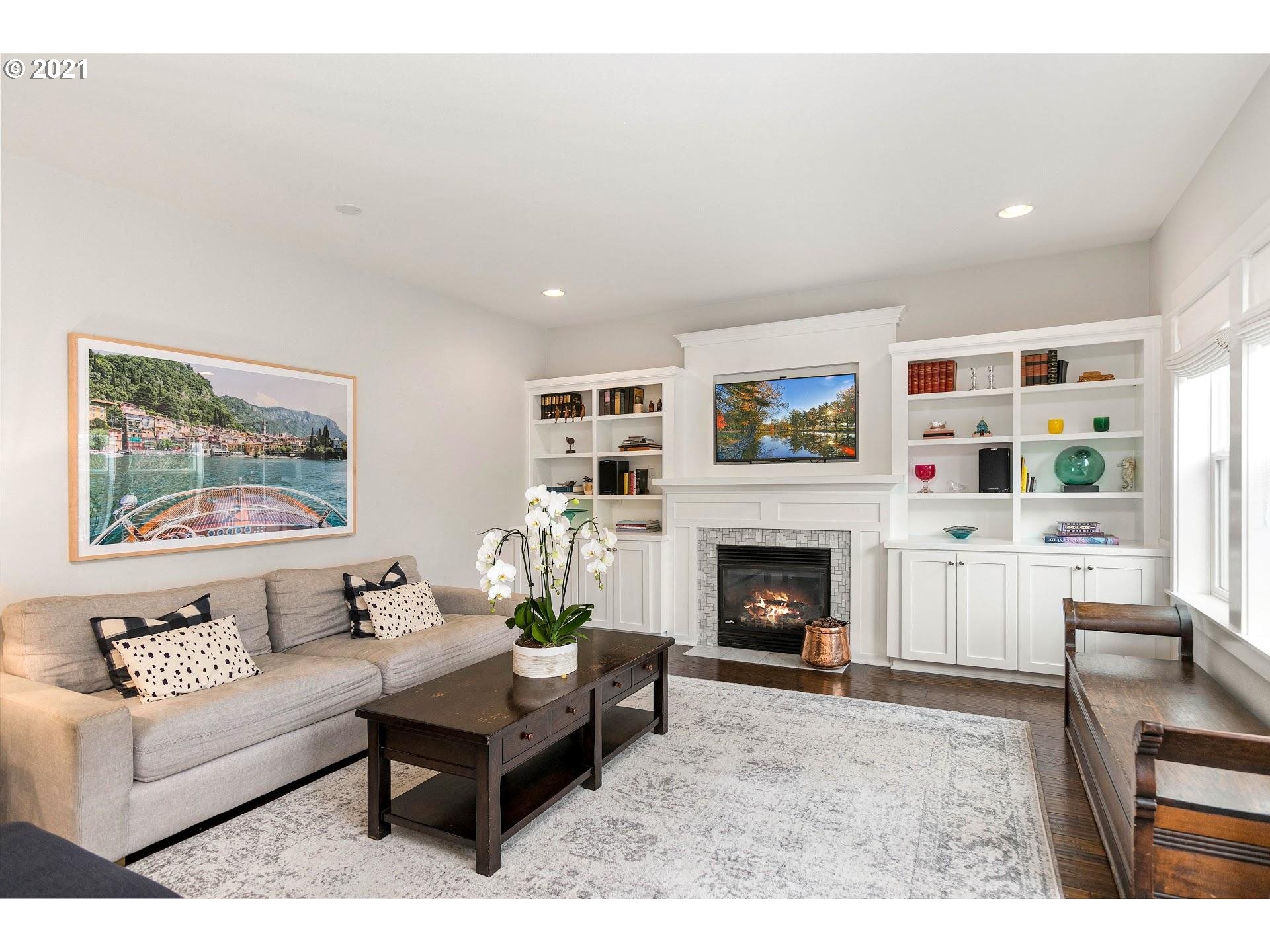 4050 Southwest Pendleton Street Portland, OR 97221 - Photo 11 of 32 Gallery Image 11