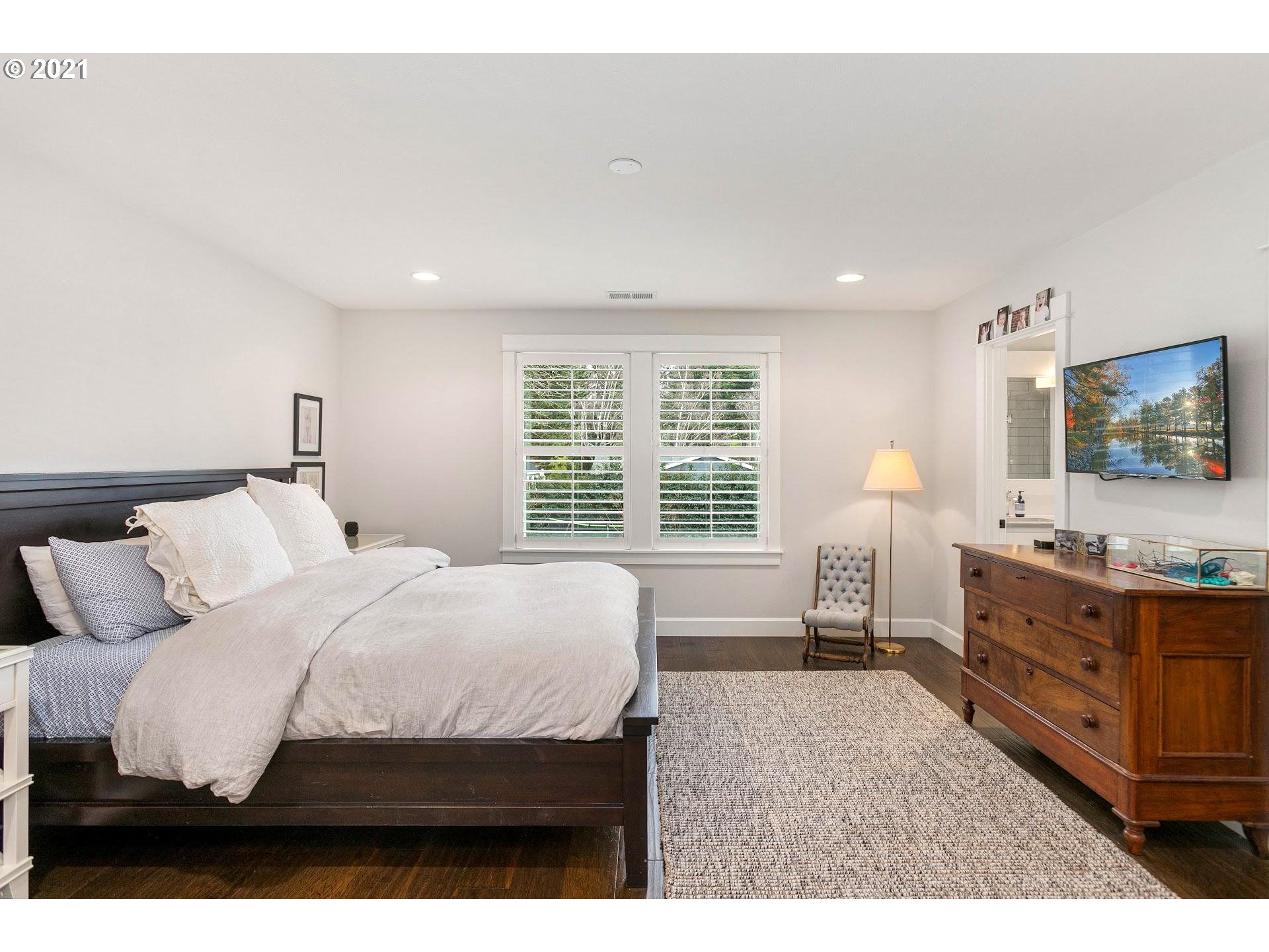 4050 Southwest Pendleton Street Portland, OR 97221 - Photo 17 of 32 Gallery Image 17
