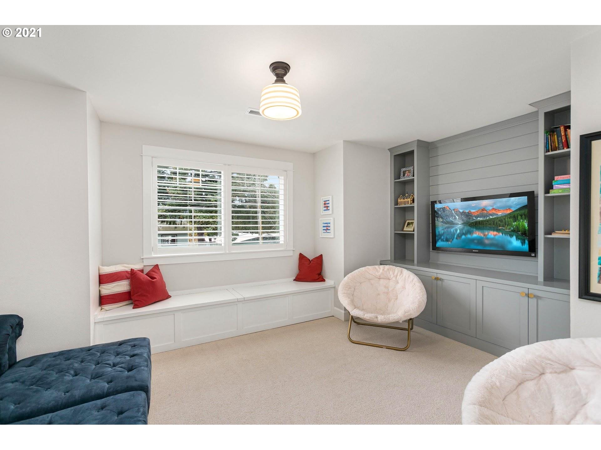 4050 Southwest Pendleton Street Portland, OR 97221 - Photo 23 of 32 Gallery Image 23