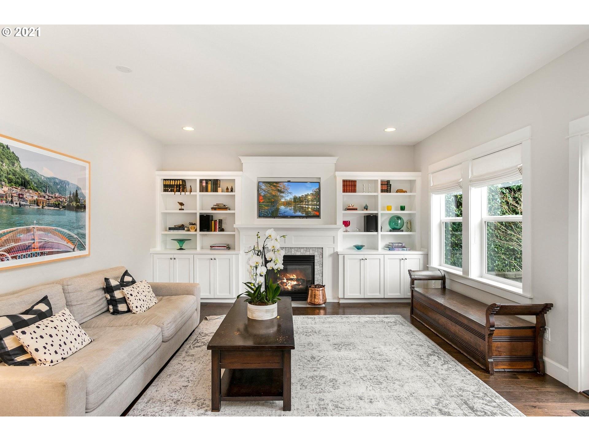 4050 Southwest Pendleton Street Portland, OR 97221 - Photo 10 of 32 Gallery Image 10