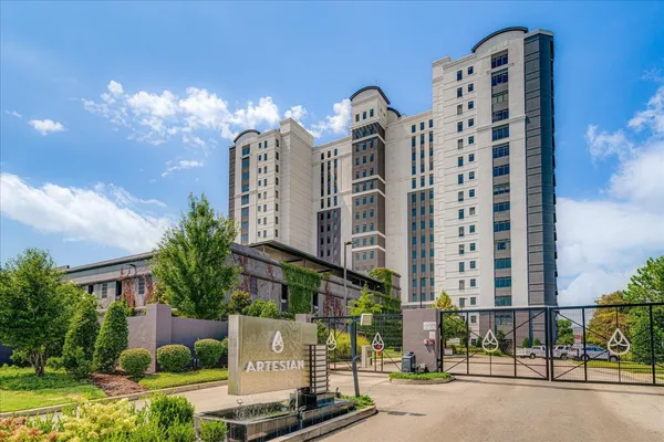 $375,000 | 717 Riverside Drive, Unit 207, Memphis, TN 38103