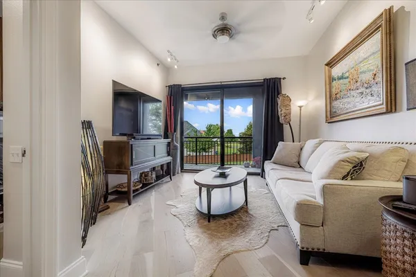 $375,000 | 717 Riverside Drive, Unit 207, Memphis, TN 38103