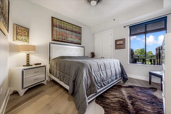 $375,000 | 717 Riverside Drive, Unit 207, Memphis, TN 38103