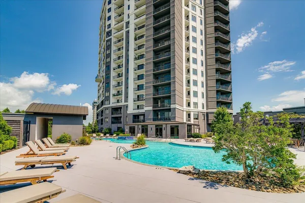 $375,000 | 717 Riverside Drive, Unit 207, Memphis, TN 38103
