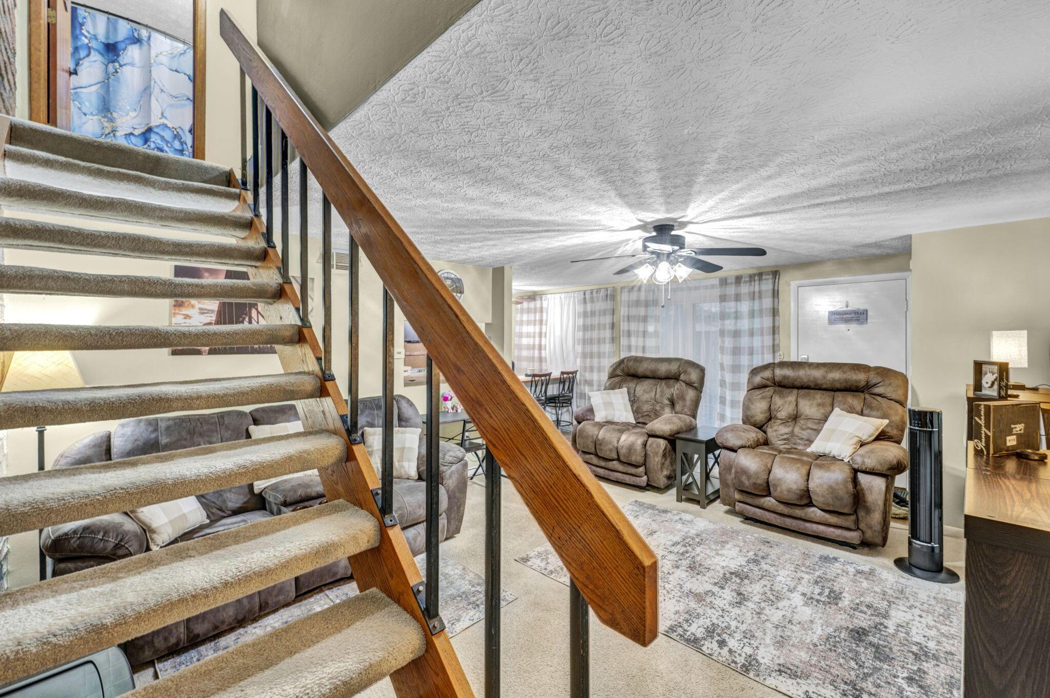 717 Cherry Hollow Road, Unit B Columbus, OH 43228 - Photo 15 of 33 6-web-or-mls-Cherry Hollow_8