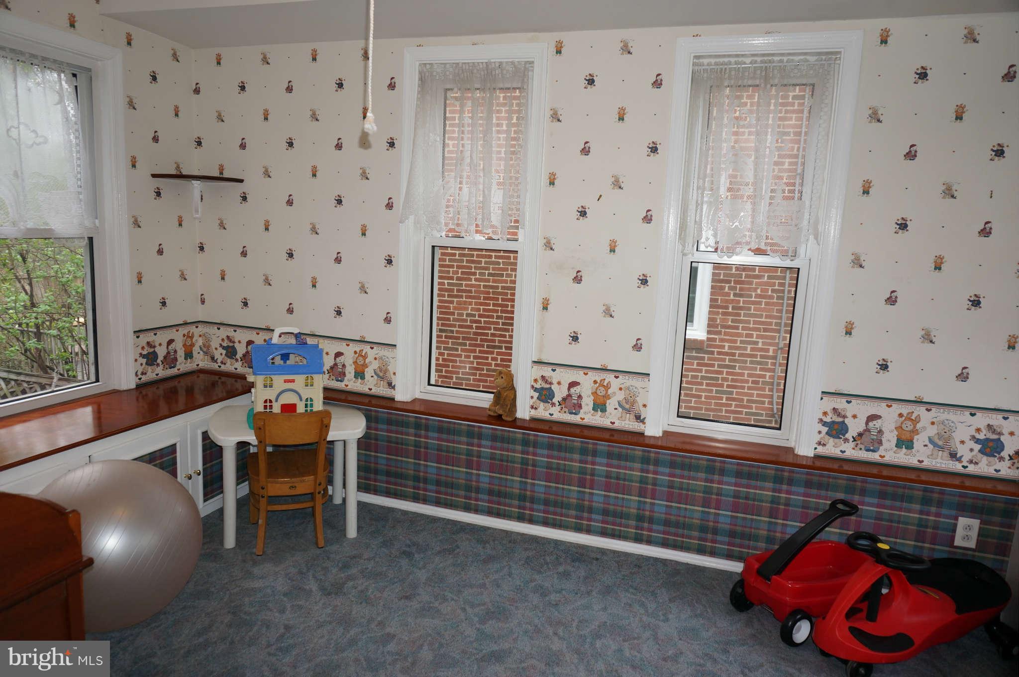222 Mt De Sales Road Baltimore, MD 21229 - Photo 13 of 19 Study/Office/Playroom off Living Room