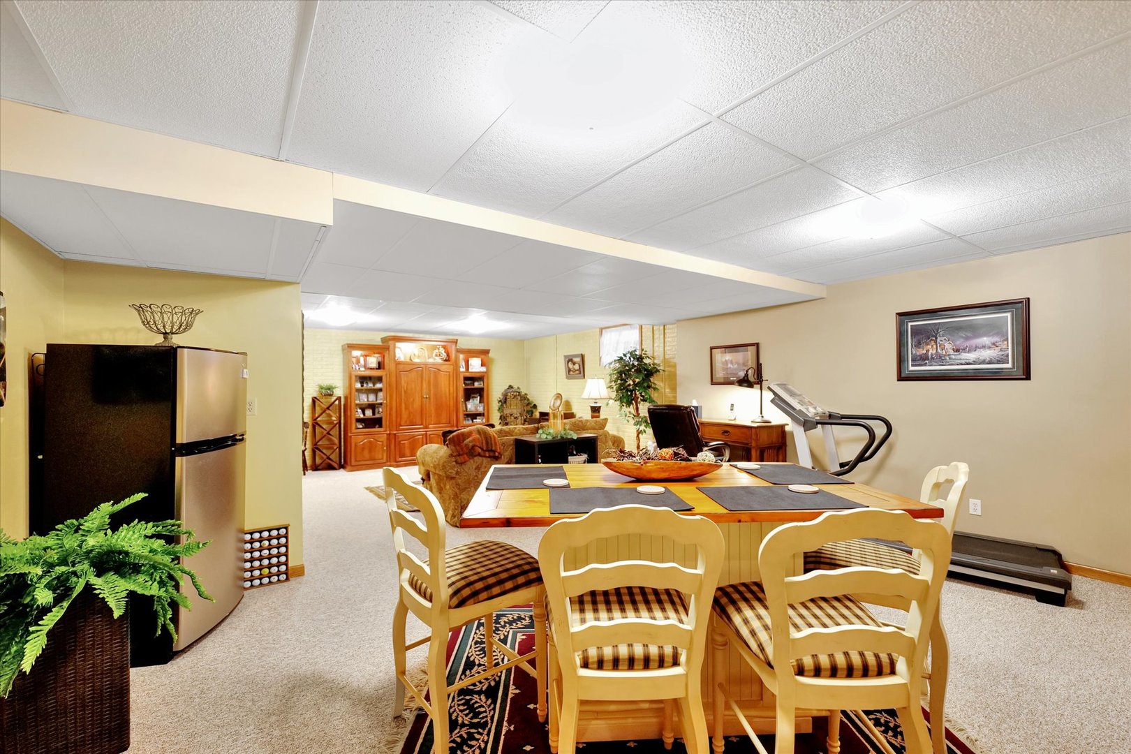 3002 Country Bend Lane Champaign, IL 61822 - Photo 36 of 48 a view of a dining room with furniture