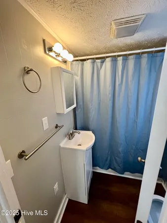 $90,000 | 202 Lewis Street, Bladenboro, NC 28320