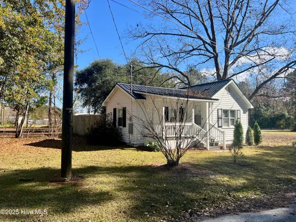 $90,000 | 202 Lewis Street, Bladenboro, NC 28320