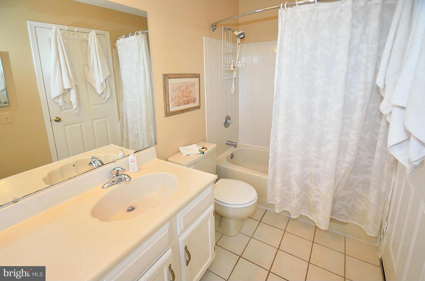 11637 Quail Ridge Court Reston, VA 20194 - Photo 8 of 20 Bath (Master)