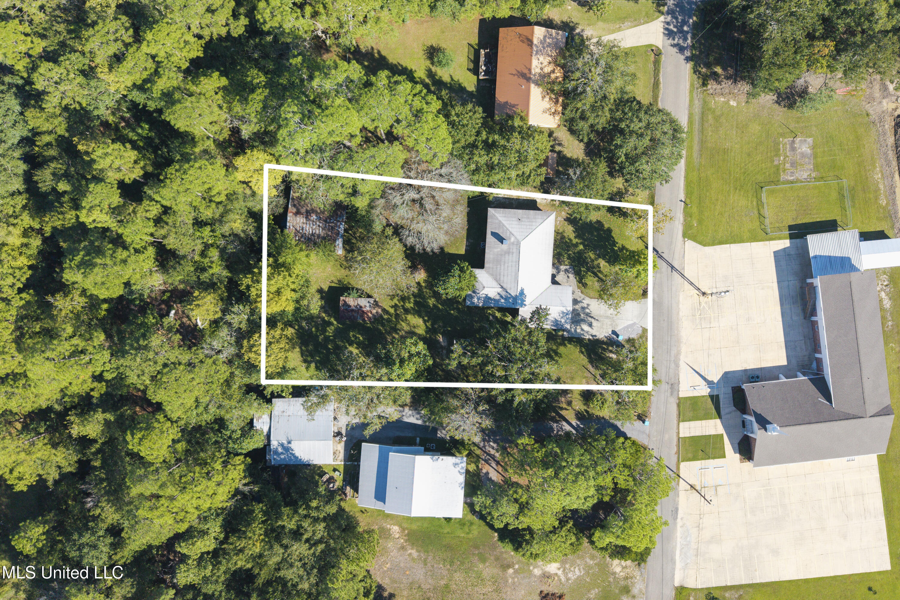 2408 Callie Road Gautier, MS 39553 - Photo 68 of 77 0001