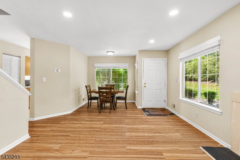 44 Morgan Court Bedminster, NJ 07921 - Photo 2 of 16