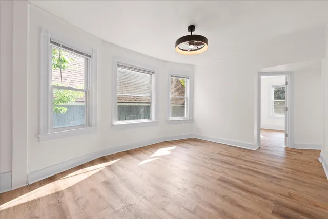 $1,700 | 2026 East Kenilworth Place, Unit 2, Milwaukee, WI 53202