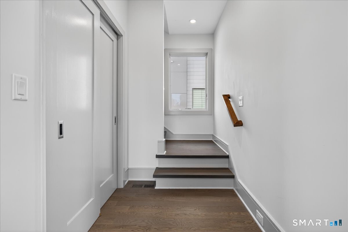 33 Pearl Street Milford, CT 06460 - Photo 17 of 40 a view of entryway