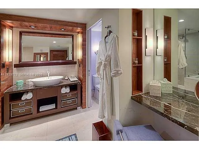 $8,000 | 6801 Collins Avenue, Unit 309, Miami Beach, FL 33141