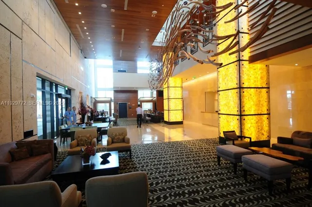 $8,000 | 6801 Collins Avenue, Unit 309, Miami Beach, FL 33141