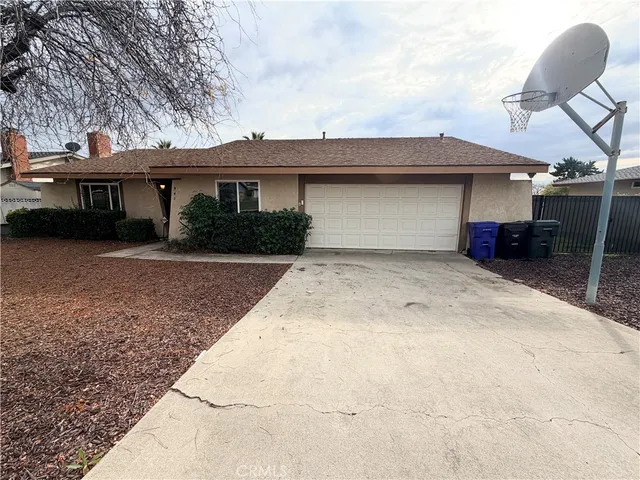 $3,400 | 942 West Cumberland Street, Upland, CA 91786