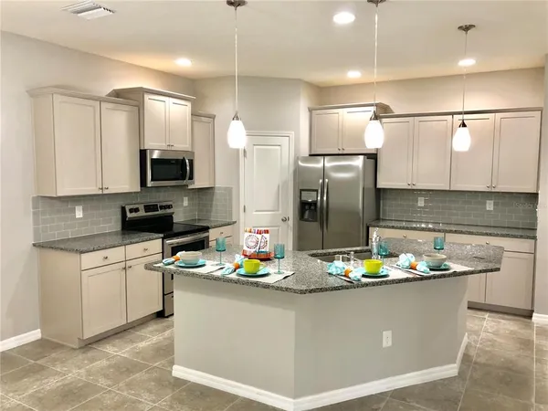 $2,250 | 7904 Timberview Loop, Wesley Chapel, FL 33545