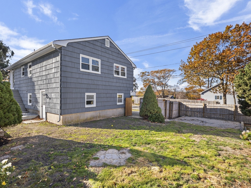27 Hodgkins Road Rockport, MA 01966 - Photo 26 of 37