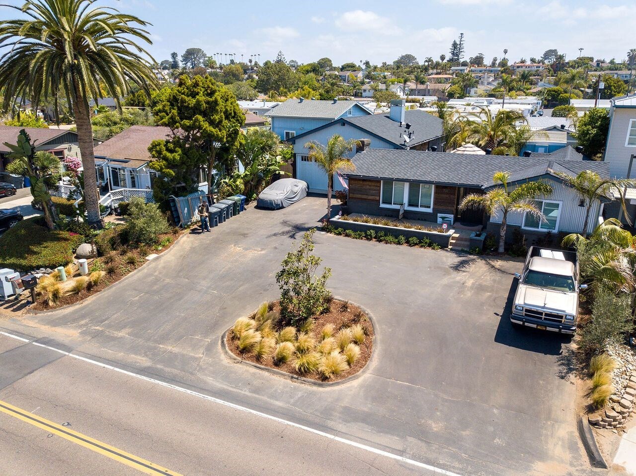 731 North Vulcan Avenue Encinitas, CA 92024 - Photo 3 of 25