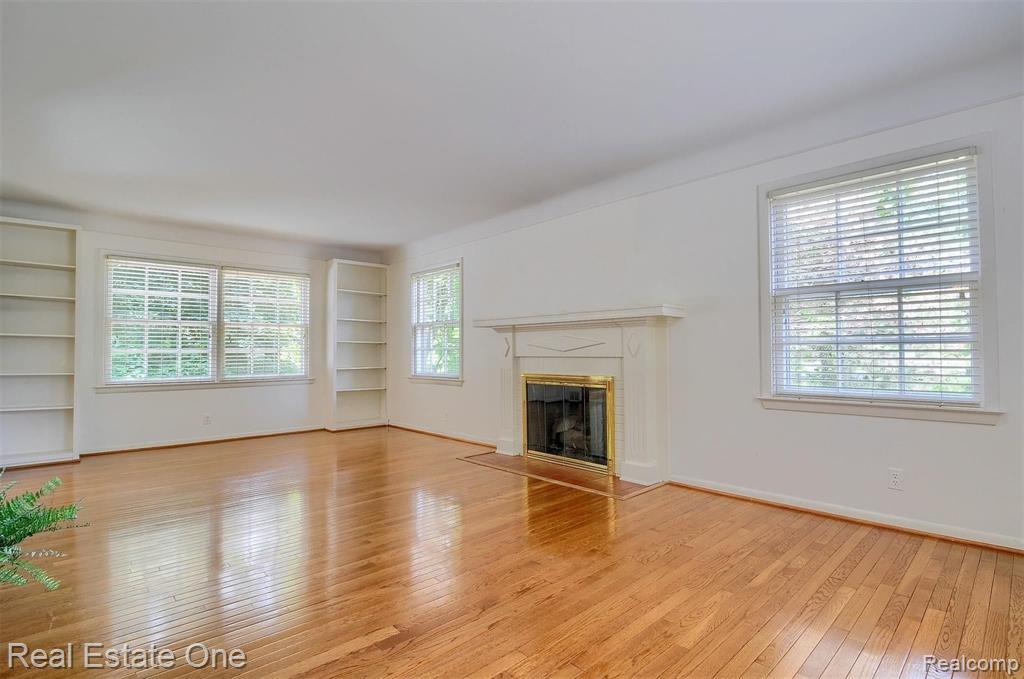 483 Willow Tree Lane Rochester Hills, MI 48306 - Photo 15 of 47