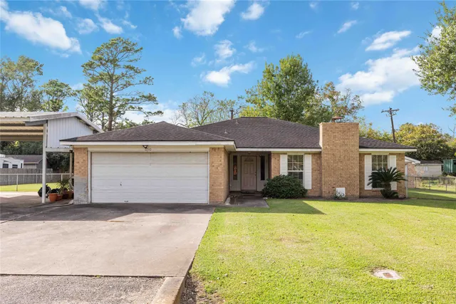 $1,750 | 2210 County Road 769B, Brazoria, TX 77422