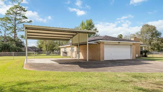 $1,750 | 2210 County Road 769B, Brazoria, TX 77422