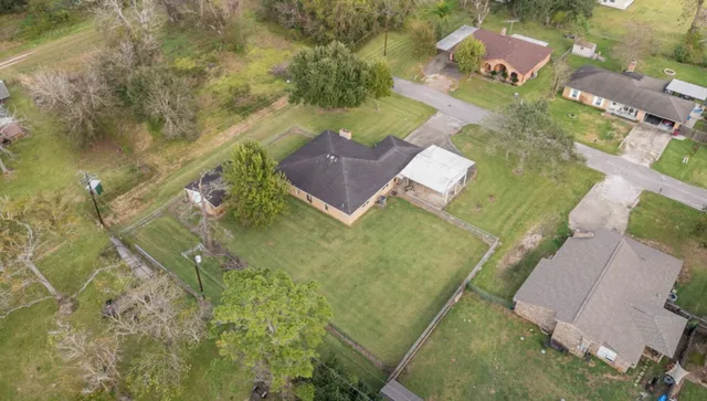 $1,750 | 2210 County Road 769B, Brazoria, TX 77422