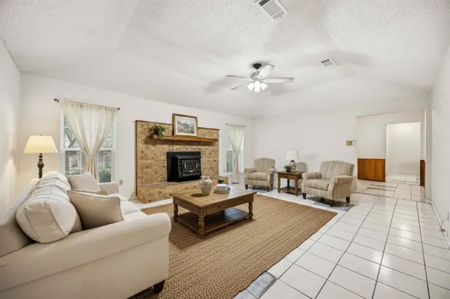 $1,750 | 2210 County Road 769B, Brazoria, TX 77422