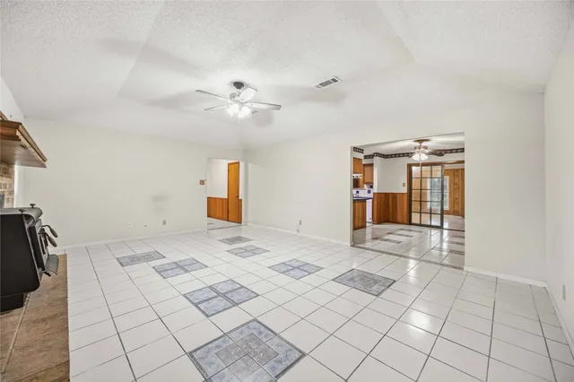 $1,750 | 2210 County Road 769B, Brazoria, TX 77422