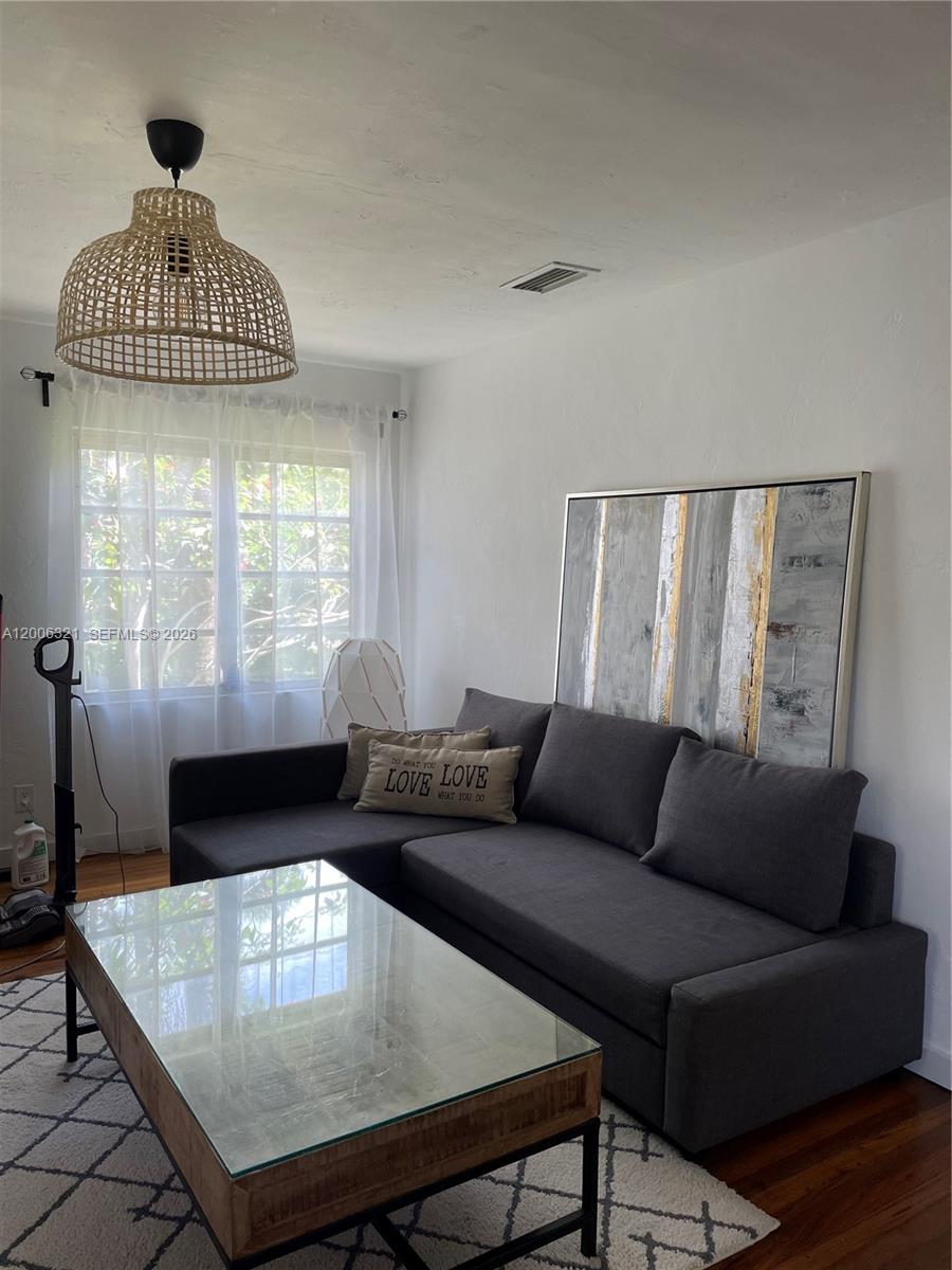 5800 Southwest 61st Street Miami, FL 33143 - Photo 6 of 23 a living room with furniture