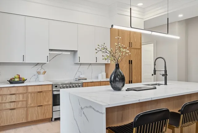 $1,069,990 | 61 Hall Street, Unit 2, Waltham, MA 02453