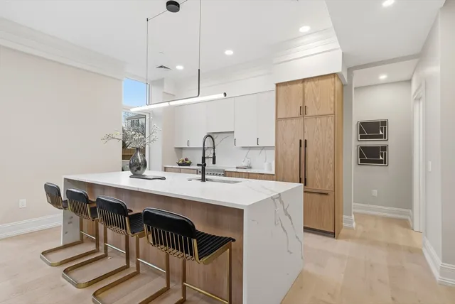 $1,069,990 | 61 Hall Street, Unit 2, Waltham, MA 02453