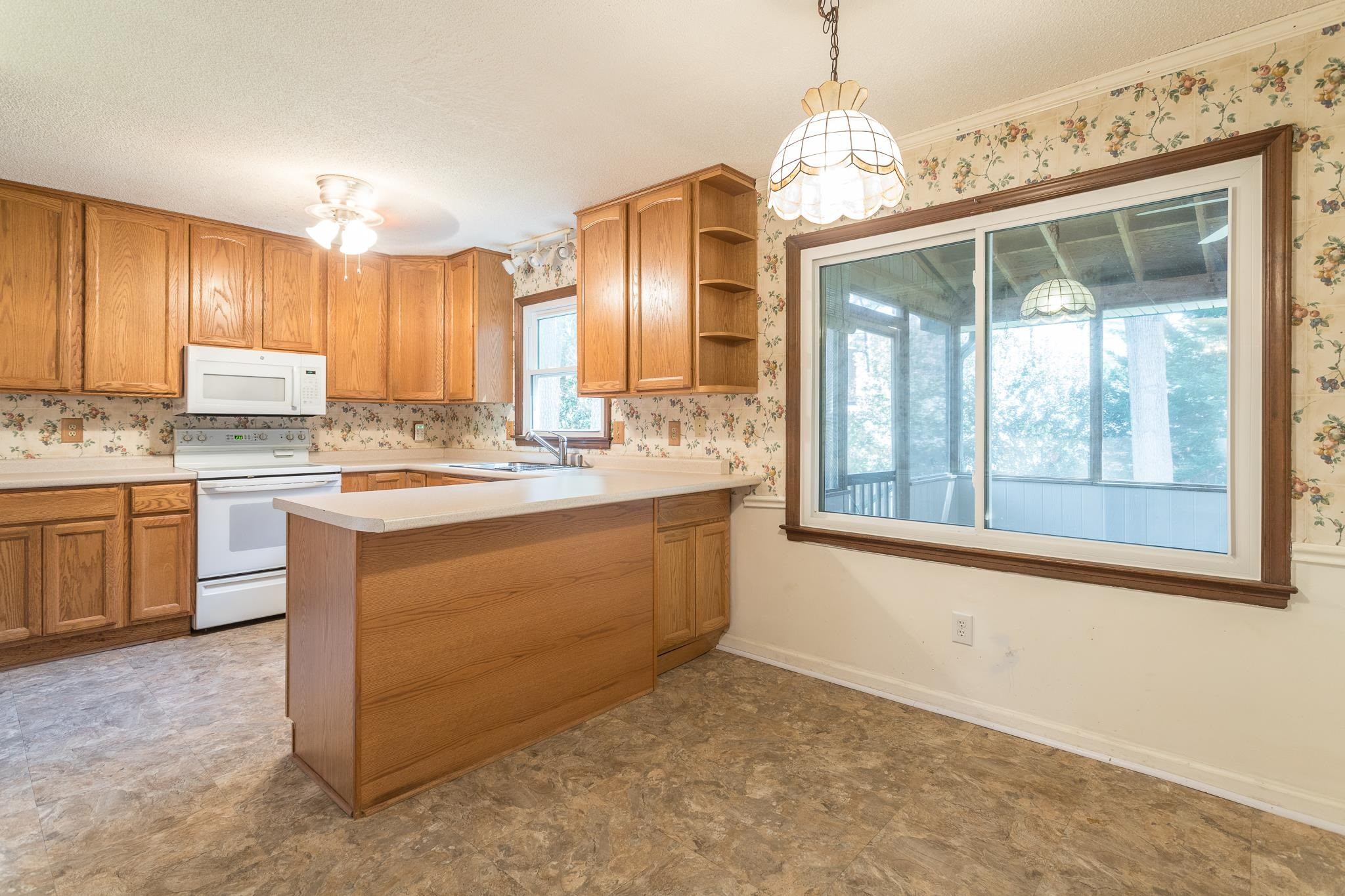2016 Eagleton Circle Raleigh, NC 27609 - Photo 14 of 34 Photo 14