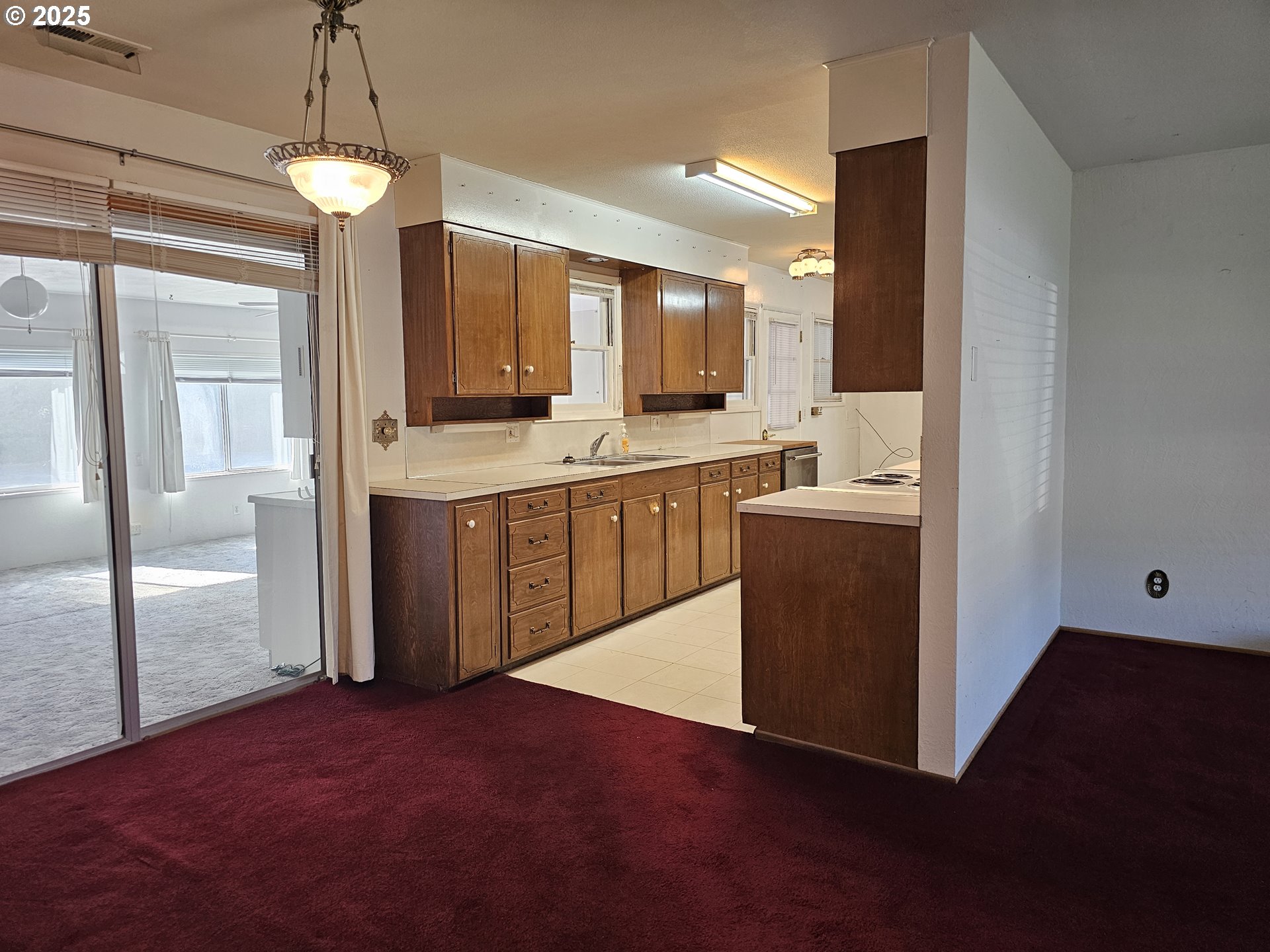 3218 Southwest Isaac Avenue Pendleton, OR 97801 - Photo 13 of 44