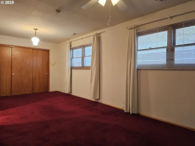 $350,000 | 3218 Southwest Isaac Avenue, Pendleton, OR 97801