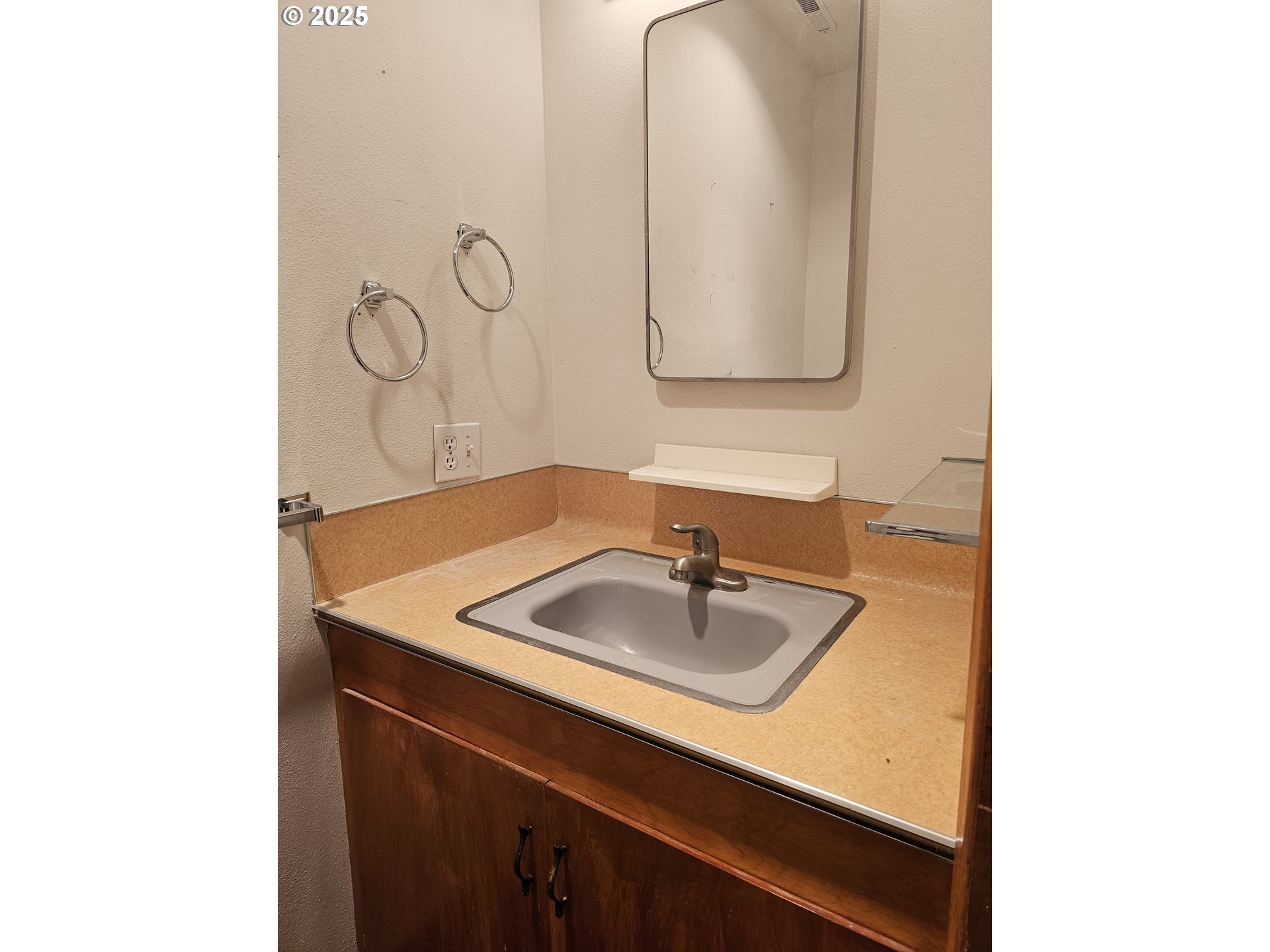 3218 Southwest Isaac Avenue Pendleton, OR 97801 - Photo 27 of 44