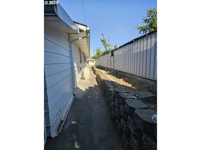 $350,000 | 3218 Southwest Isaac Avenue, Pendleton, OR 97801