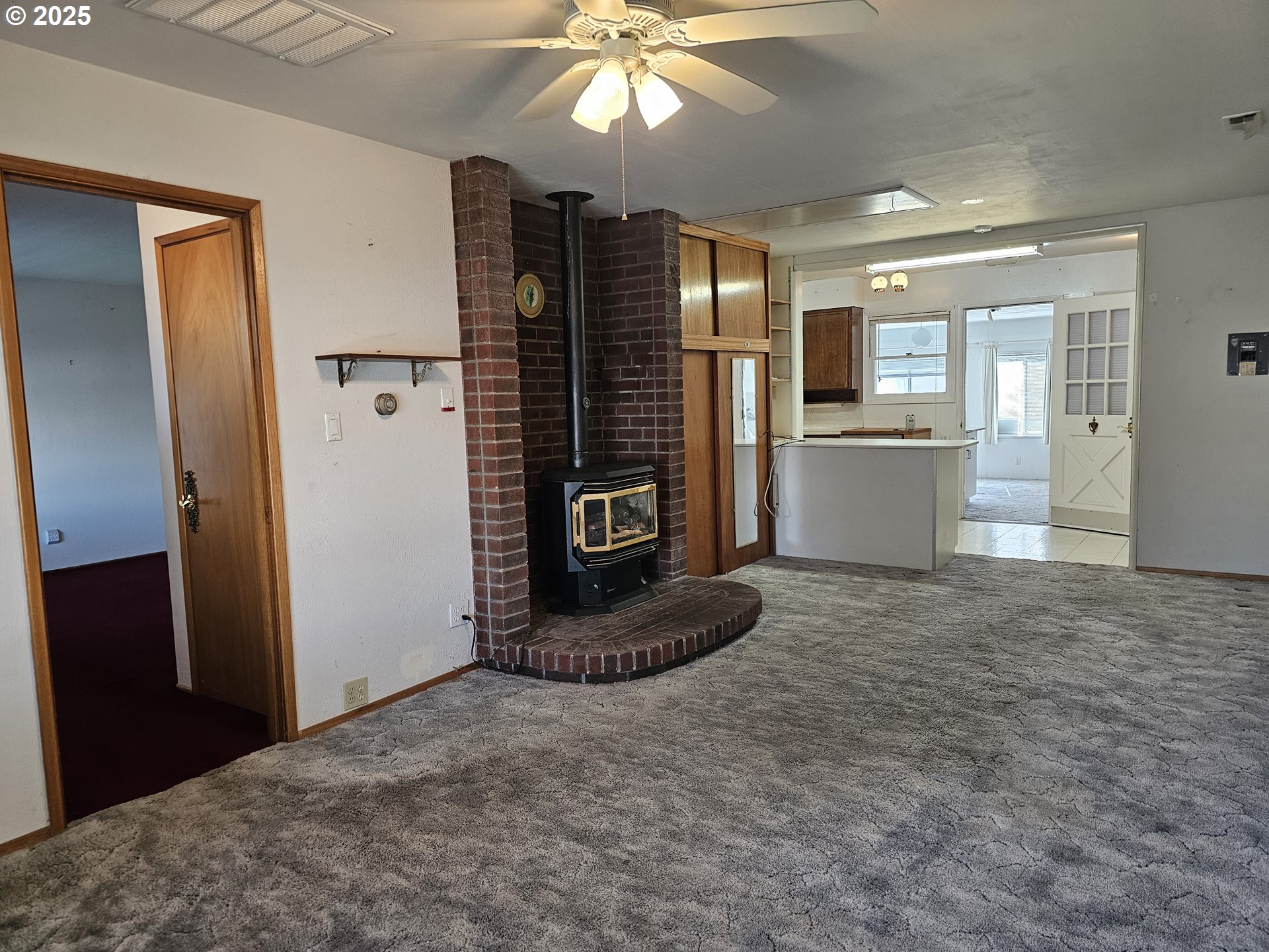 3218 Southwest Isaac Avenue Pendleton, OR 97801 - Photo 6 of 44