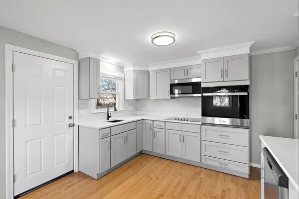 $3,400 | 2 Starbird Avenue, Unit 2, Boston, MA 02131