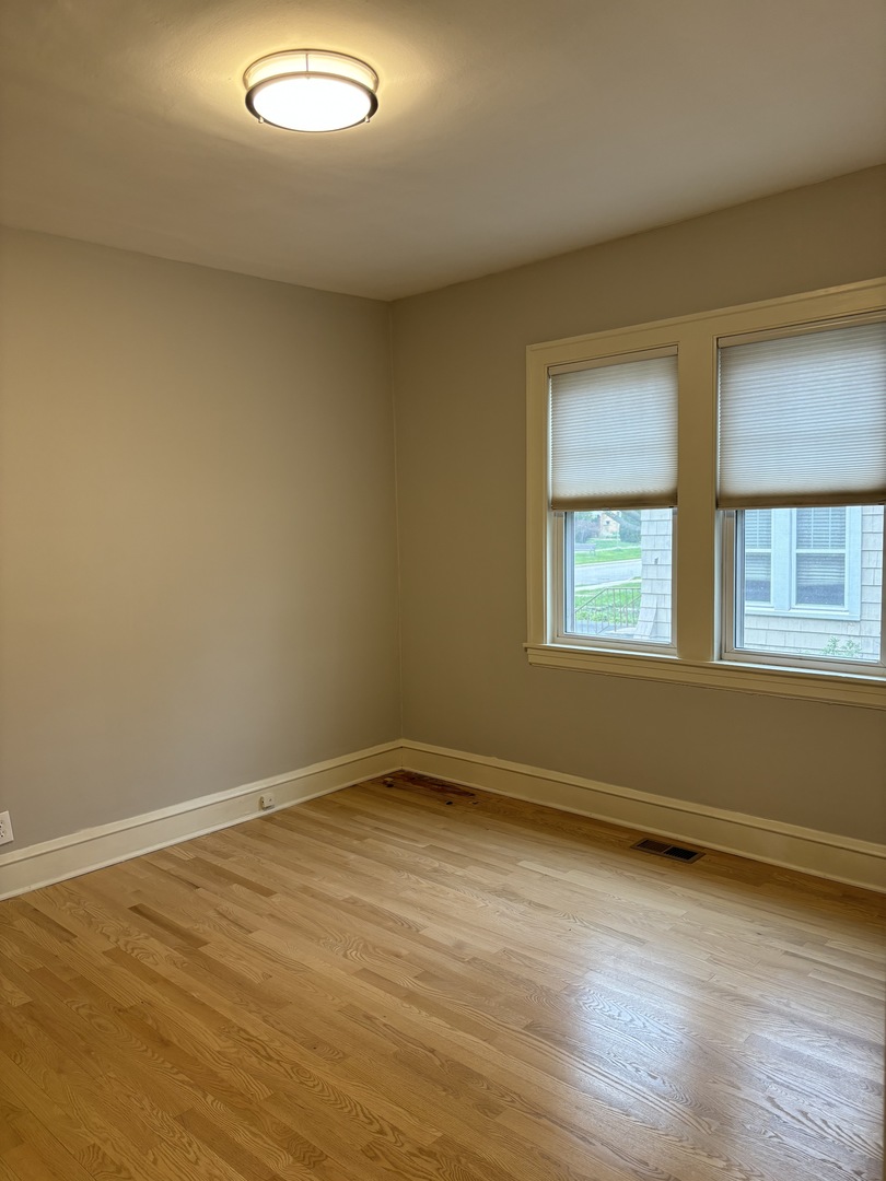 247 Oakland Grove Elmhurst, IL 60126 - Photo 13 of 22