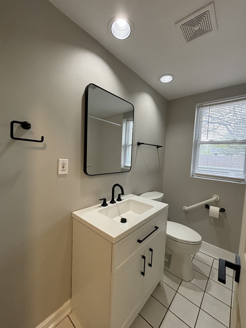 247 Oakland Grove Elmhurst, IL 60126 - Photo 14 of 22