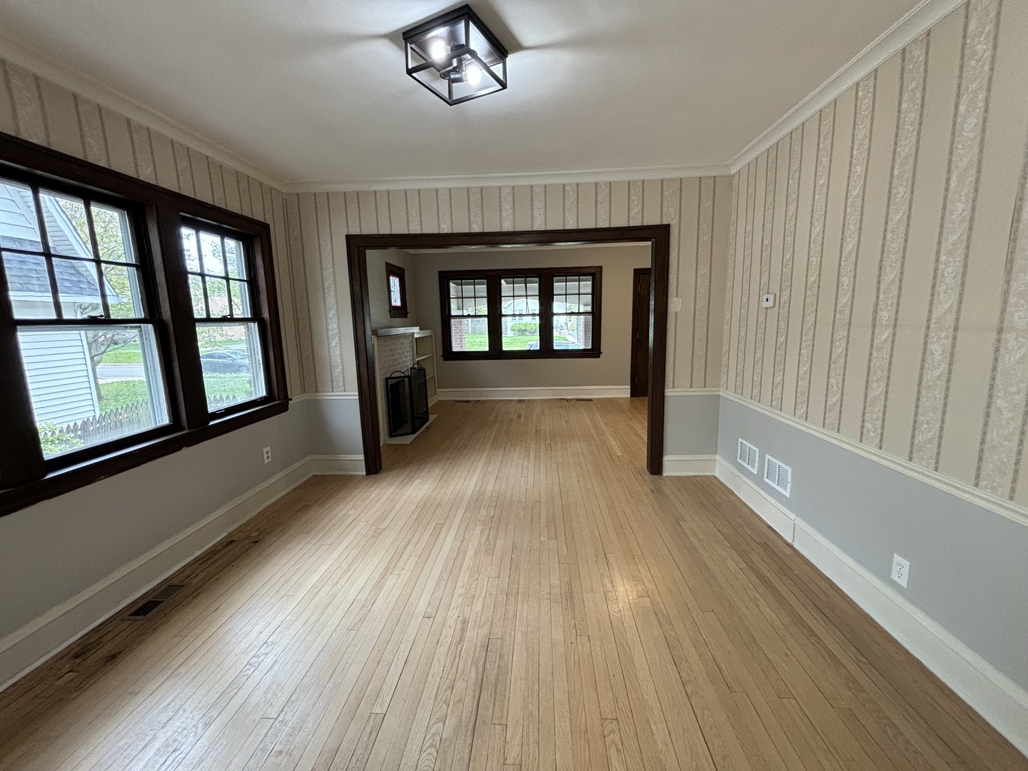 247 Oakland Grove Elmhurst, IL 60126 - Photo 5 of 22